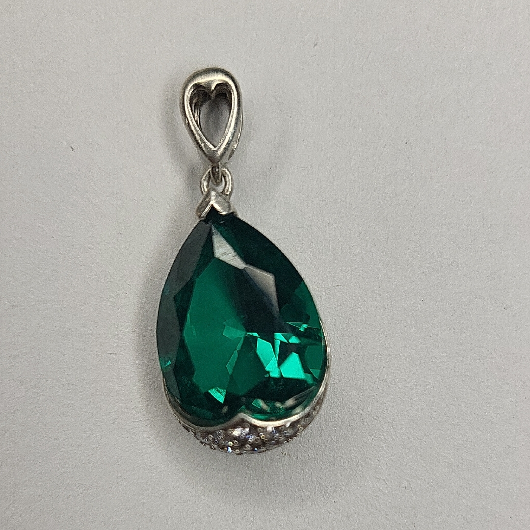 Sterling Silver And Green Teardrop Pendant 30$